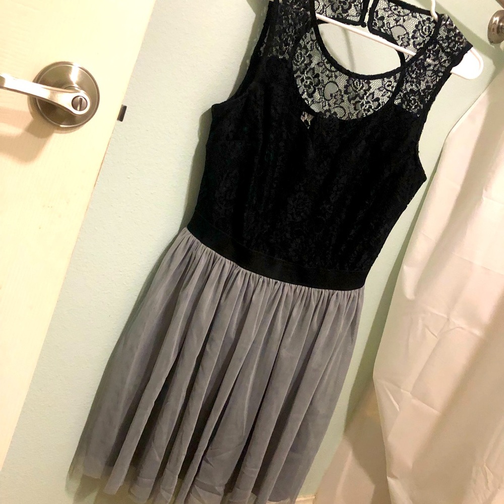 Lace short dress with tulle skirt and stretchy waist